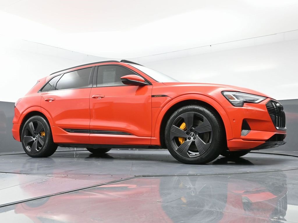 Used 2022 Audi e-tron Premium Plus w/ Premium Plus Package image 51