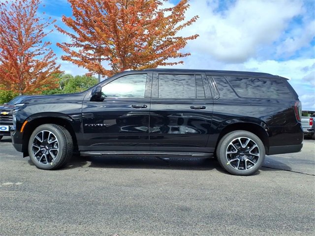 New 2026 Chevrolet Suburban RST w/ Comfort Package image 3