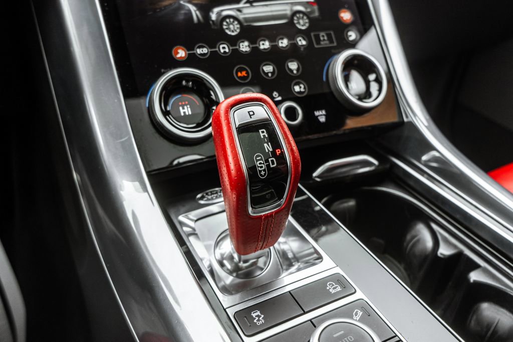 Used 2020 Land Rover Range Rover Sport SVR image 28
