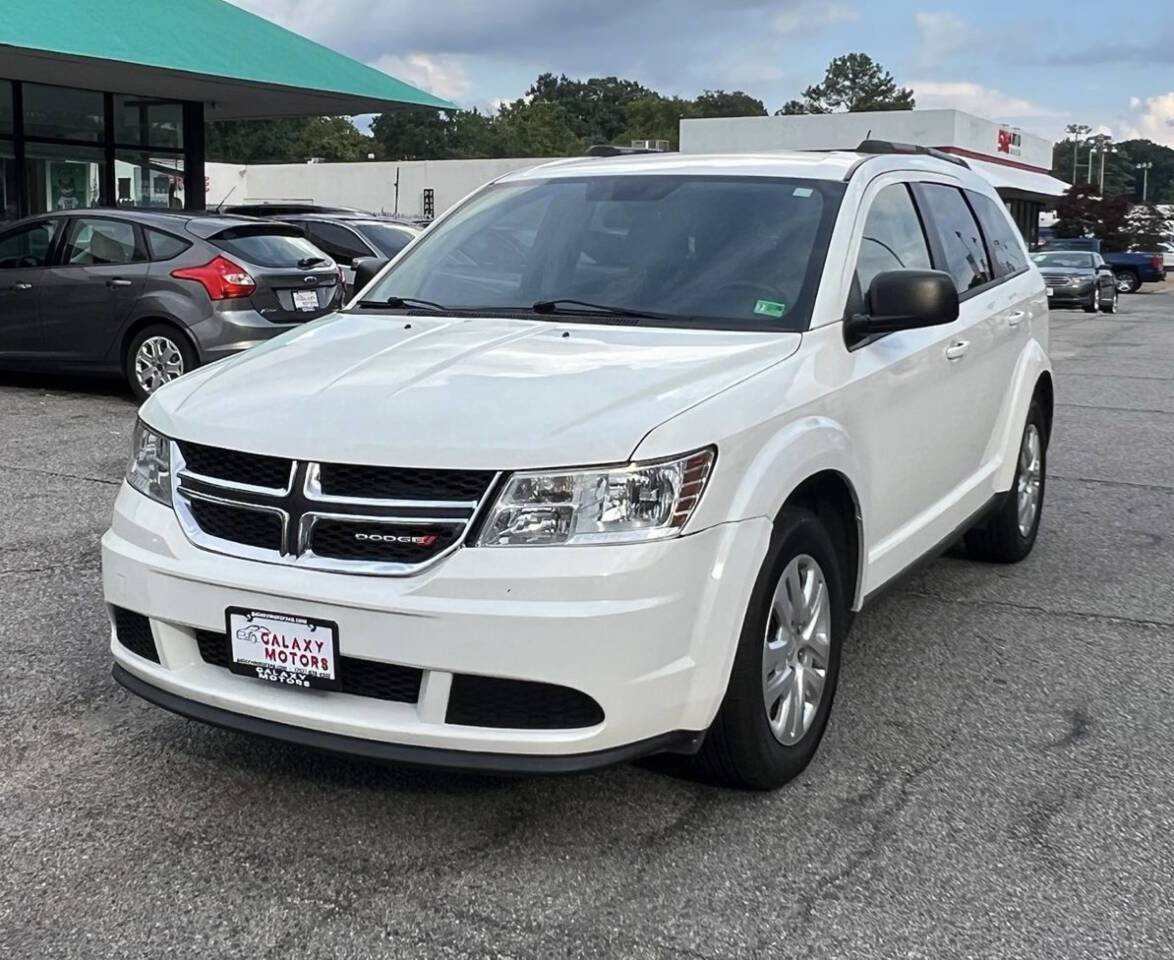Used 2017 Dodge Journey SE w/ Flexible Seating Group image 1