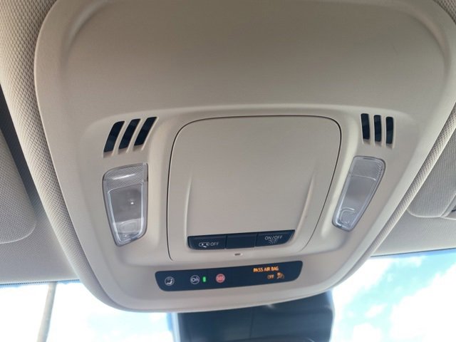 Used 2021 Buick Envision Essence image 24