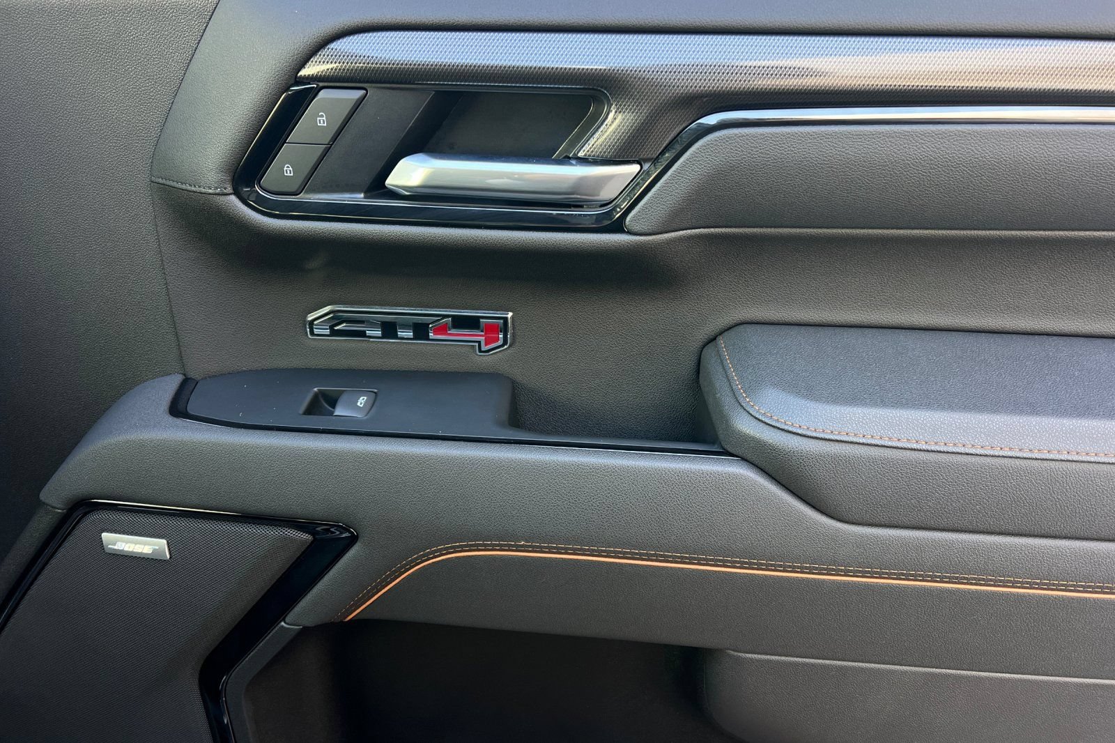 Used 2025 GMC Sierra 1500 AT4 w/ Technology Package AWD/4WD image 22
