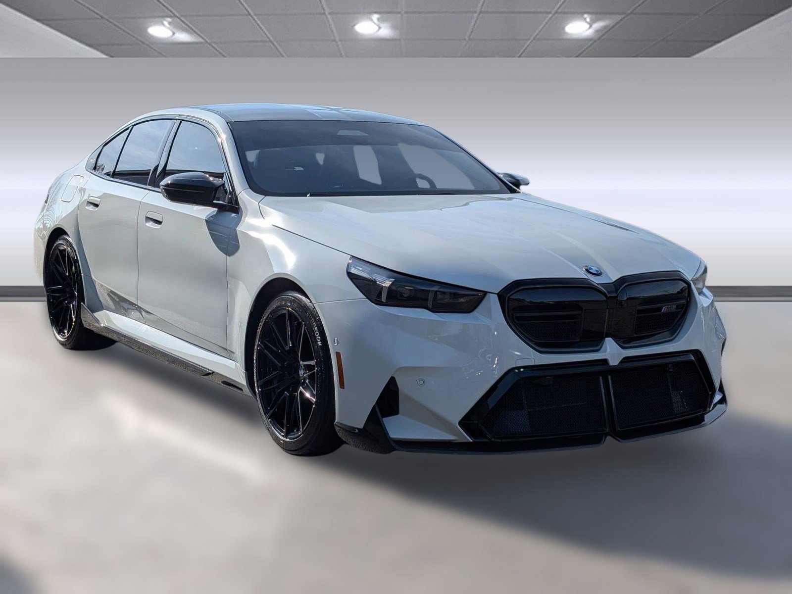 Used 2025 BMW M5 w/ Carbon Package image 6