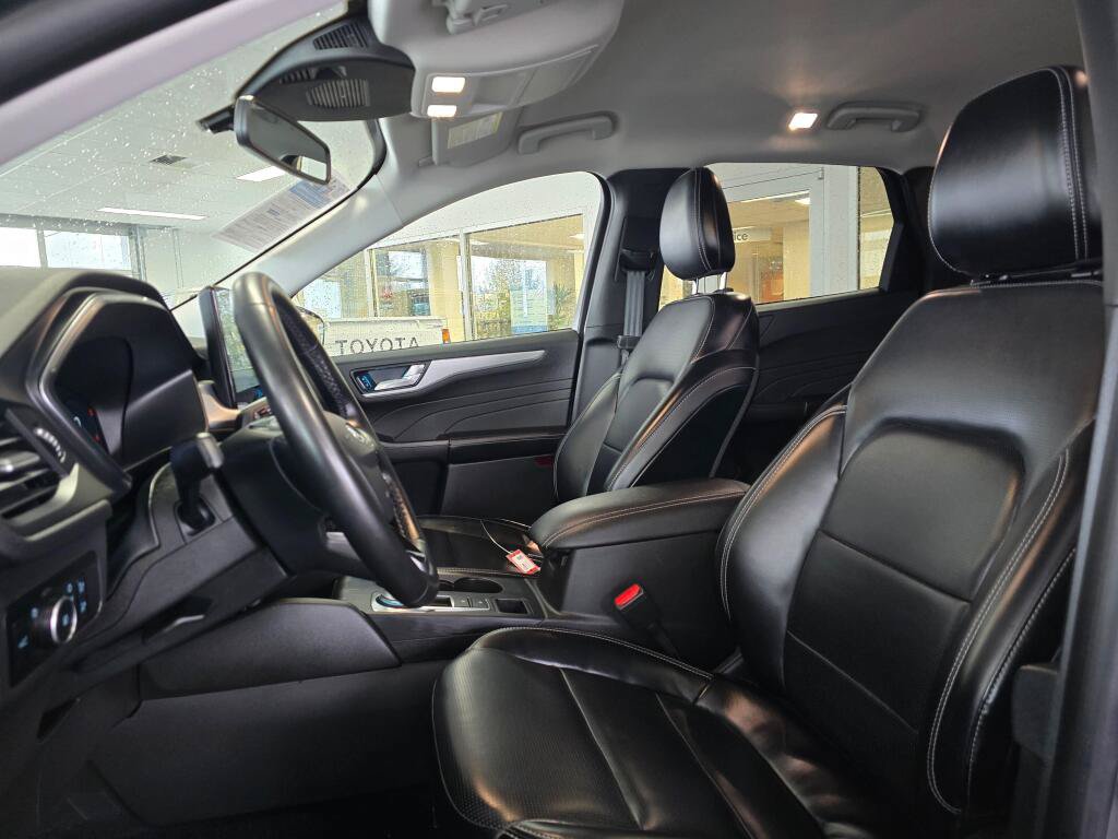 Used 2024 Ford Escape Platinum AWD/4WD image 23