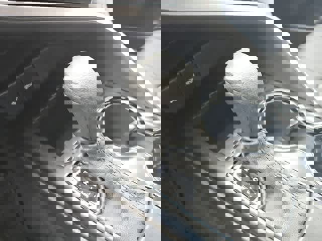 Used 2020 Toyota Camry LE image 17