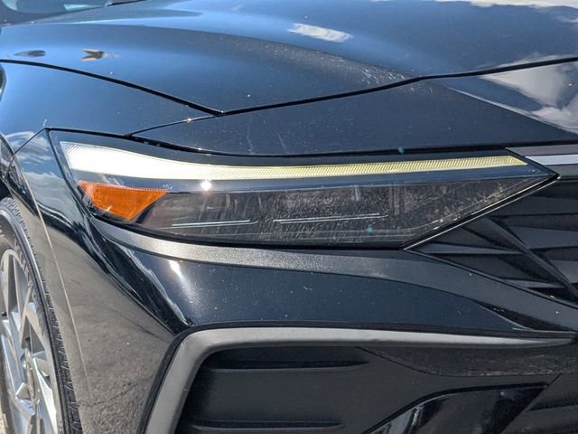 Used 2024 Hyundai Elantra SEL image 9