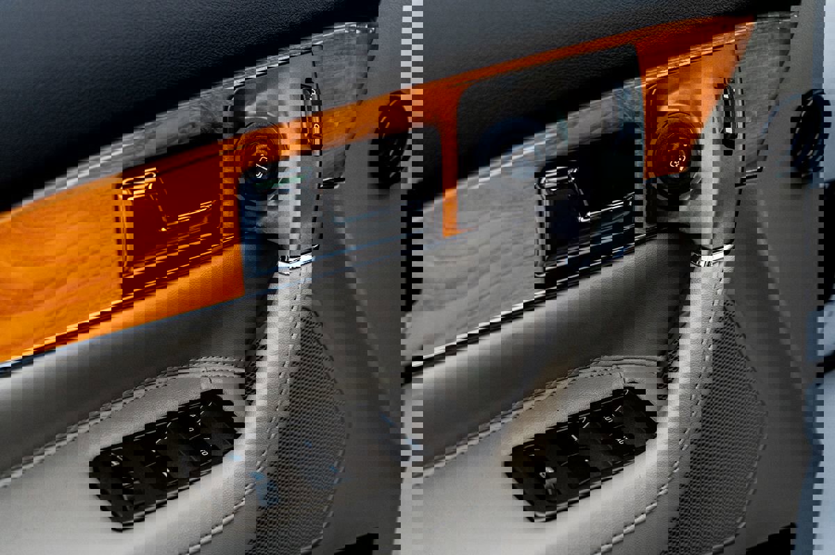 Used 2012 Lincoln MKX AWD image 23