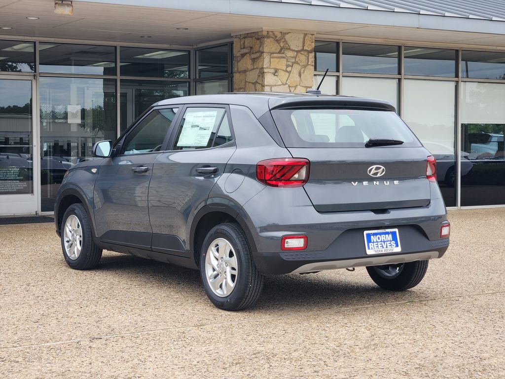 New 2026 Hyundai Venue SE FWD image 4