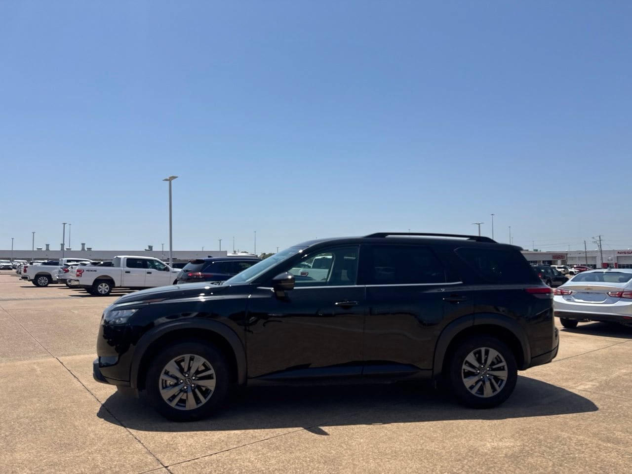 Certified 2025 Nissan Pathfinder SV FWD image 13