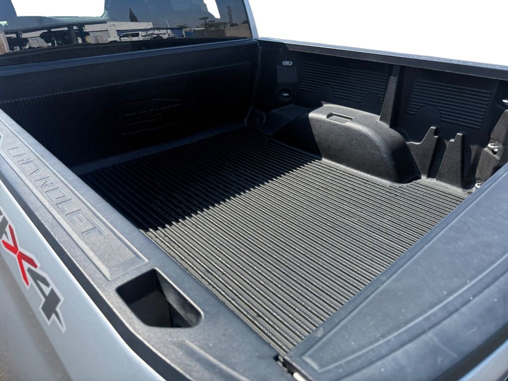 Used 2021 Chevrolet Silverado 1500 LT AWD/4WD image 19