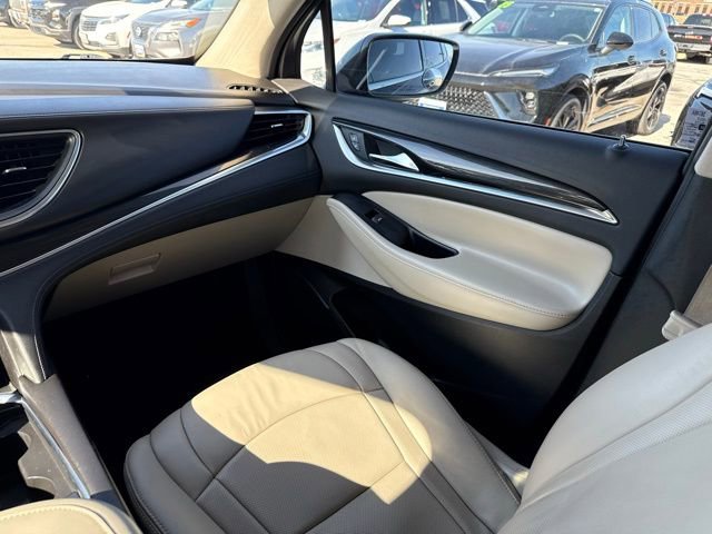 Used 2019 Buick Enclave Essence image 18