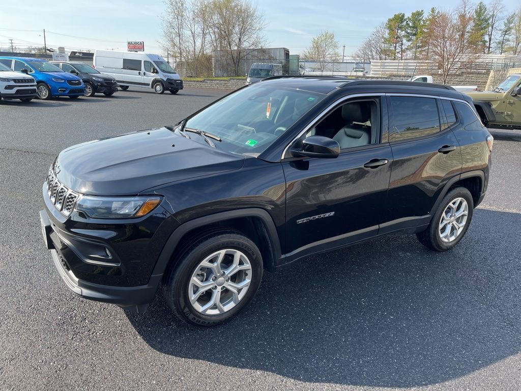 Used 2024 Jeep Compass Latitude image 5