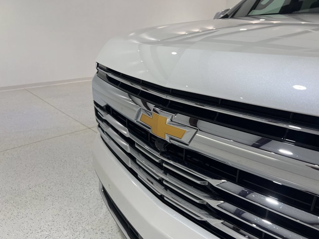 New 2025 Chevrolet Suburban Premier AWD/4WD image 29