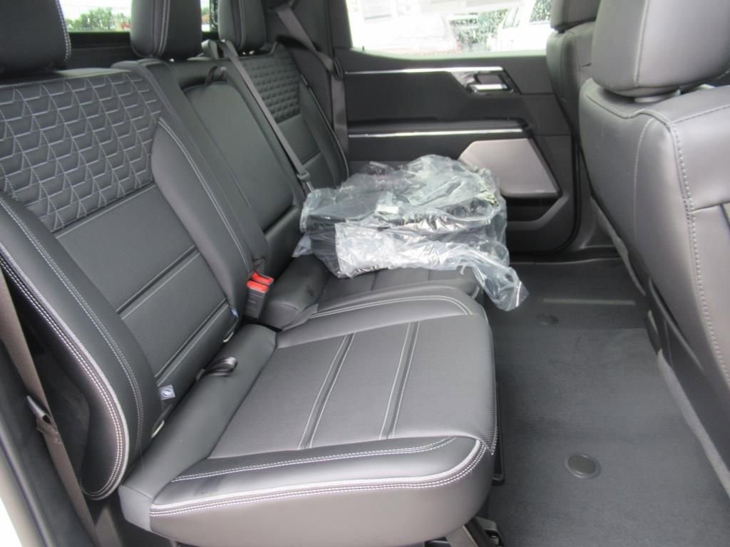 New 2025 GMC Sierra EV Denali image 28