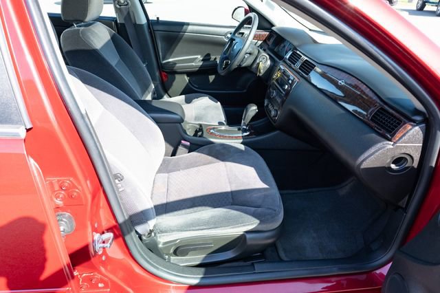 Used 2013 Chevrolet Impala LT w/ LT Sunroof Package FWD image 39