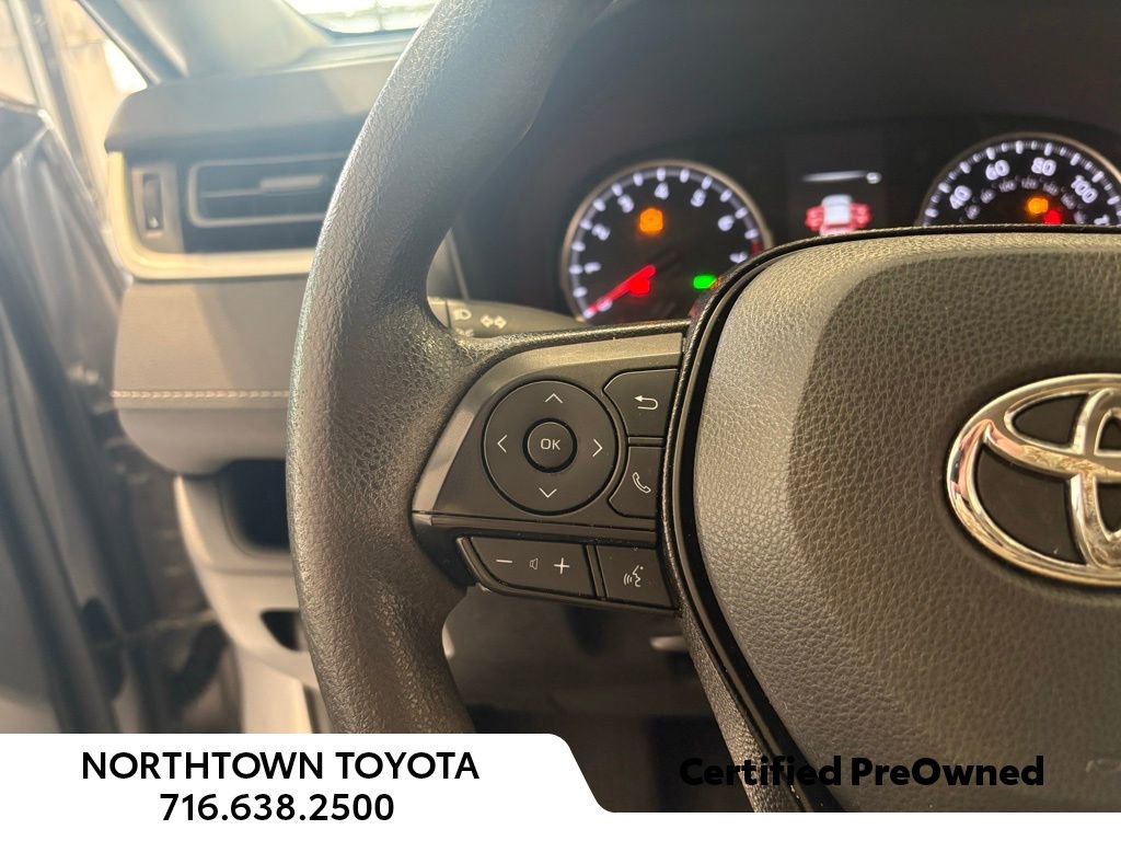 Used 2021 Toyota RAV4 LE image 27