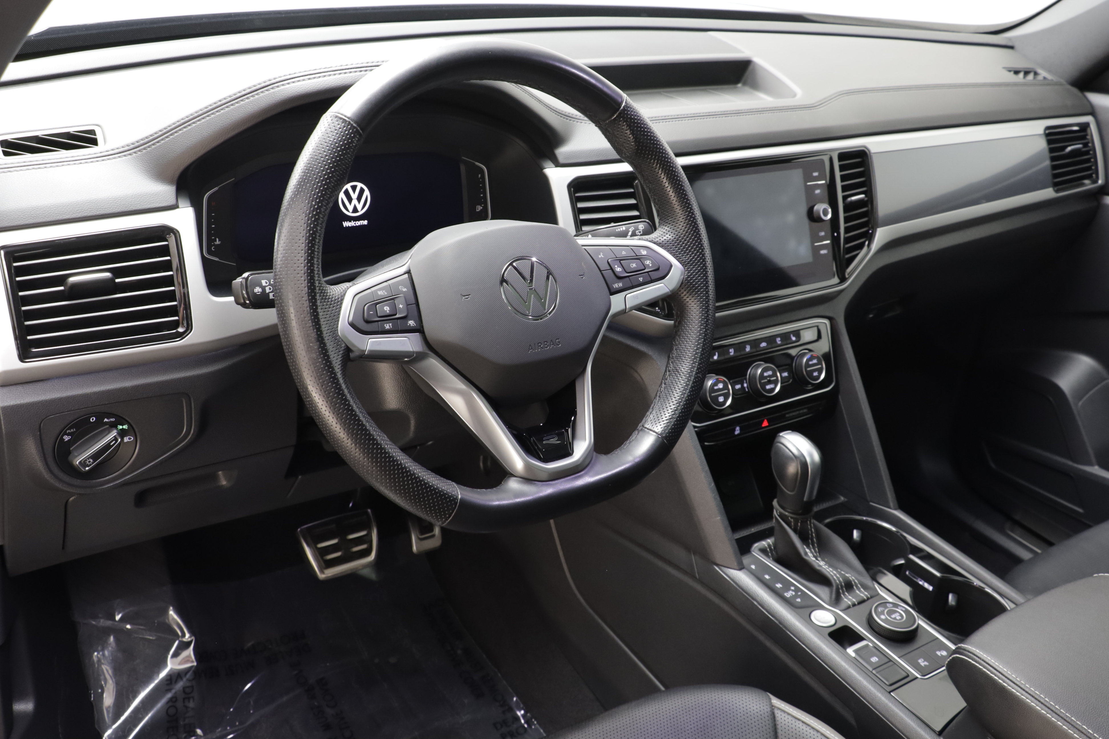 Used 2023 Volkswagen Atlas Cross Sport SEL Premium R-Line AWD/4WD image 7