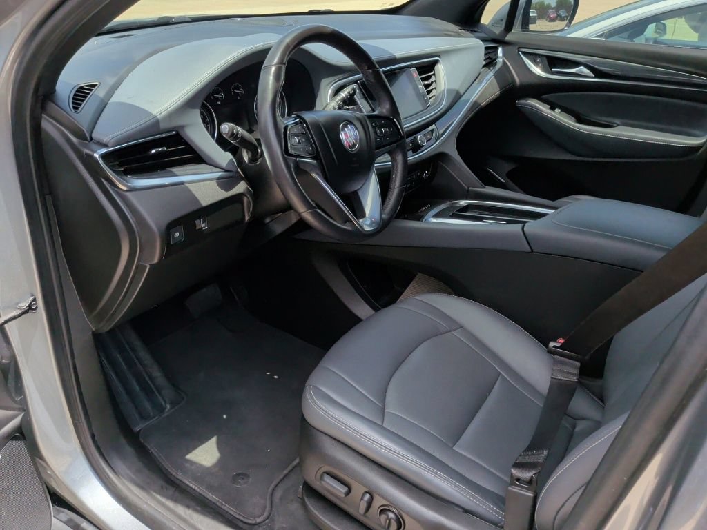 Used 2023 Buick Enclave Essence w/ Sport Touring Edition FWD image 10