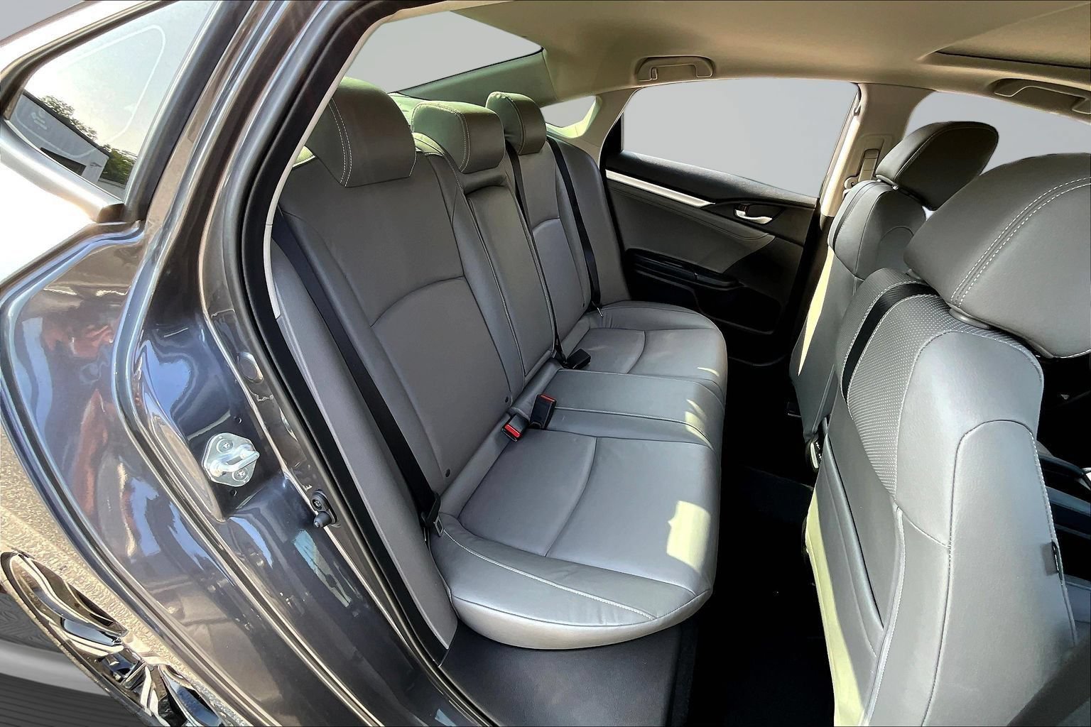 Used 2018 Honda Civic Touring image 25