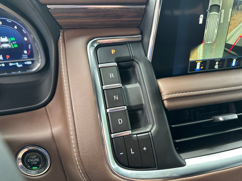 Used 2023 Chevrolet Tahoe High Country AWD/4WD image 26