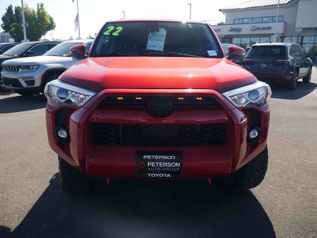 Used 2022 Toyota 4Runner SR5 Premium image 2
