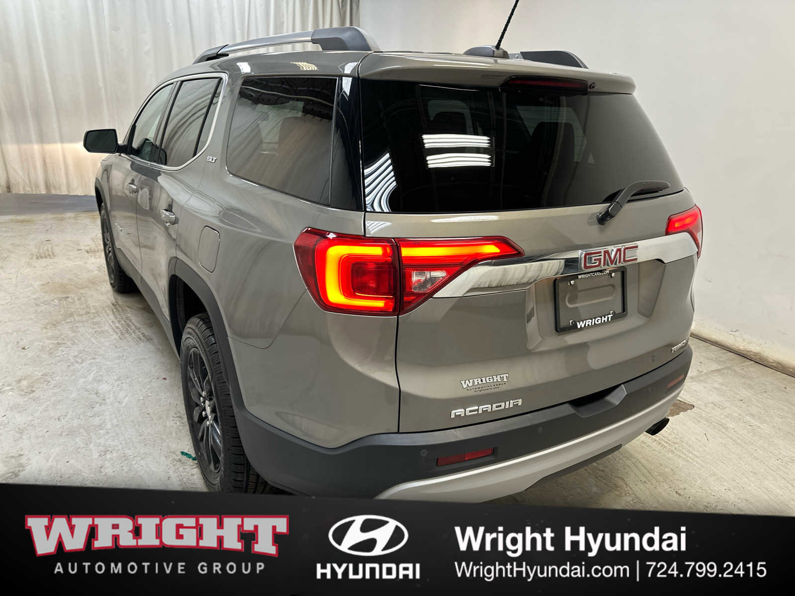 Used 2019 GMC Acadia SLT AWD/4WD image 4