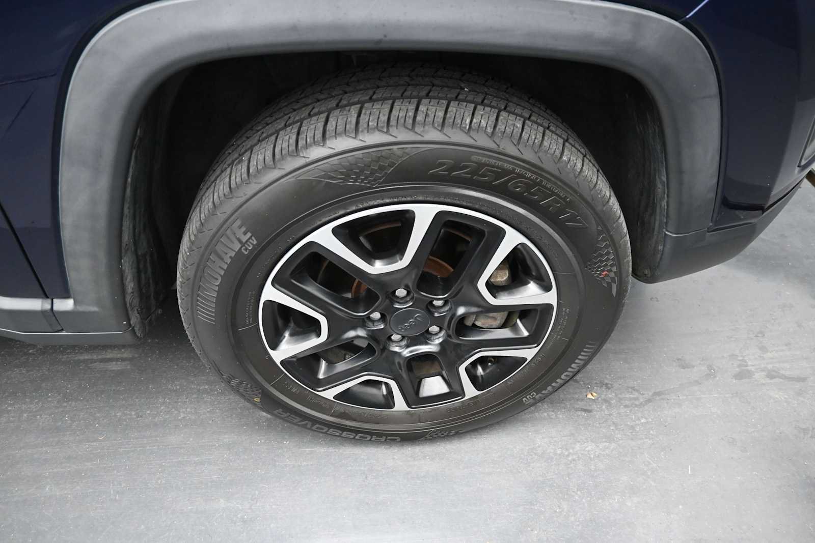 Used 2019 Jeep Compass Trailhawk w/ Popular Equipment Group AWD/4WD image 10