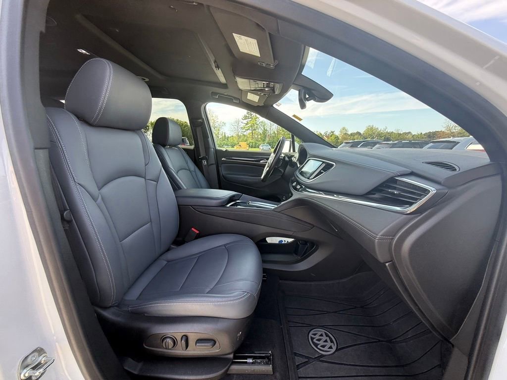 Used 2024 Buick Enclave Essence FWD image 33