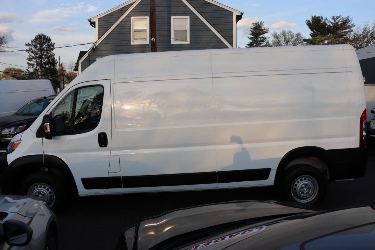 Used 2025 RAM ProMaster 2500 w/ Convenience Group FWD image 2
