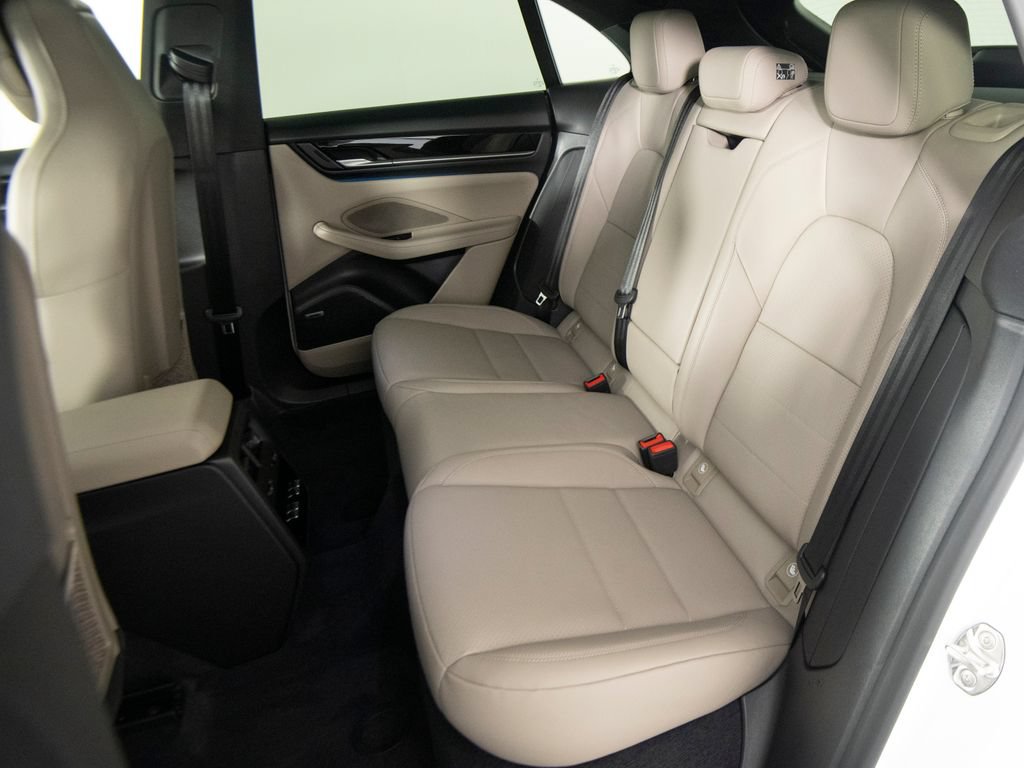 New 2026 Porsche Macan 4 Electric AWD/4WD image 35