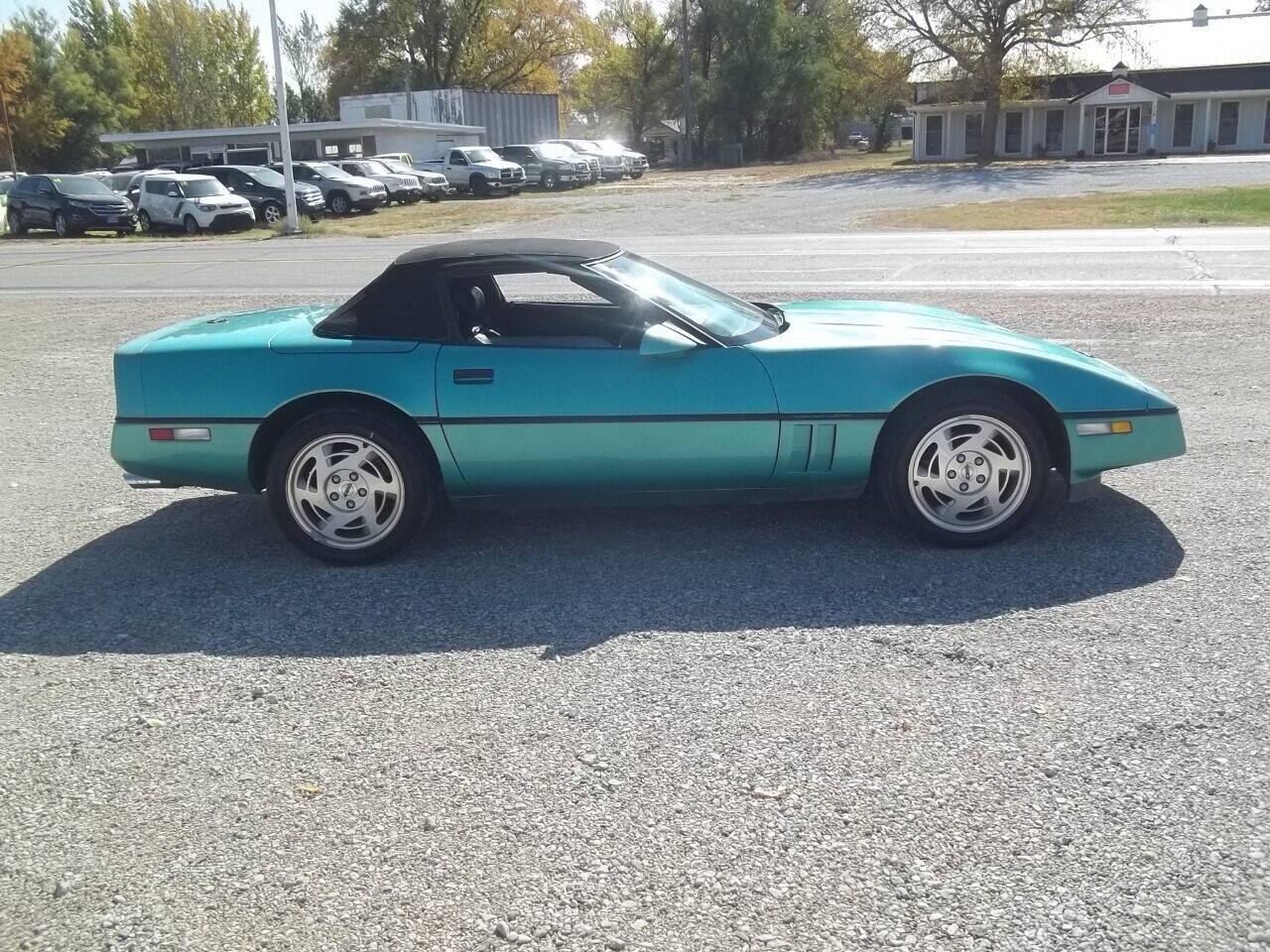Used 1990 Chevrolet Corvette Convertible RWD image 10