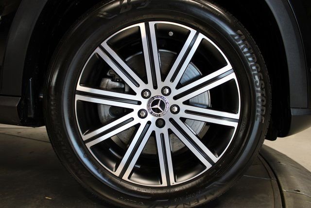 Used 2024 Mercedes-Benz GLE 450e 4MATIC w/ Warmth & Comfort Package image 37