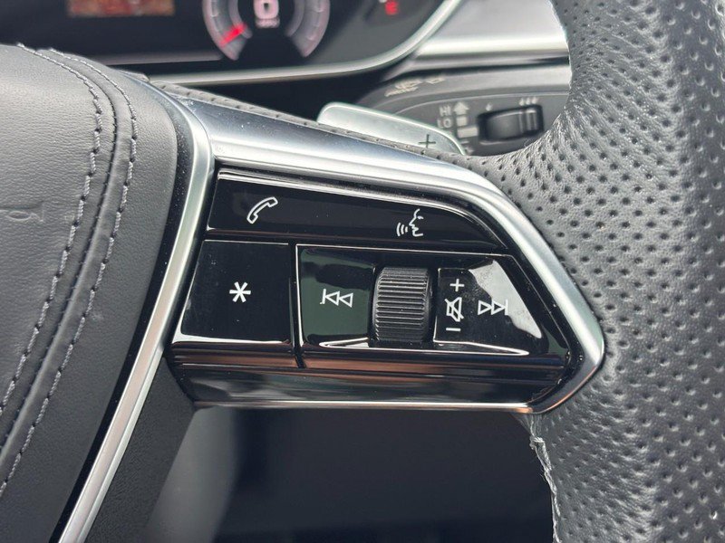 Used 2022 Audi S8 w/ S8 Executive Package AWD/4WD image 20