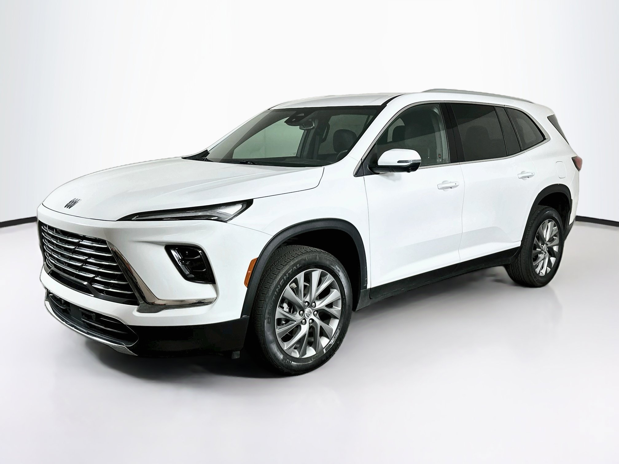 Used 2025 Buick Enclave Preferred FWD image 3
