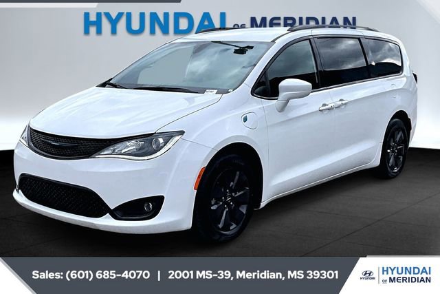 Used 2020 Chrysler Pacifica Touring-L w/ S Appearance Package image 9