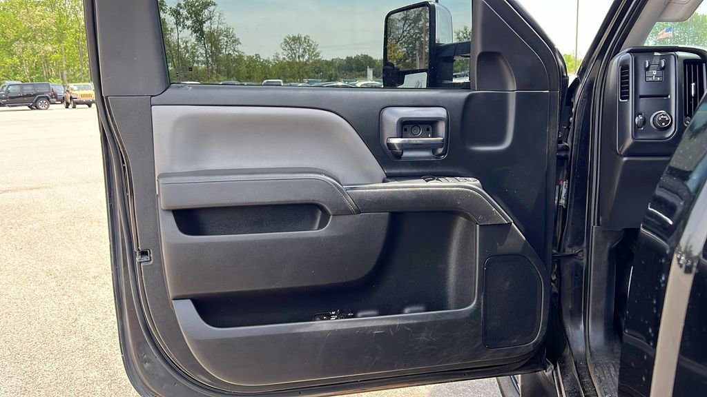 Used 2015 Chevrolet Silverado 3500 W/T AWD/4WD image 11