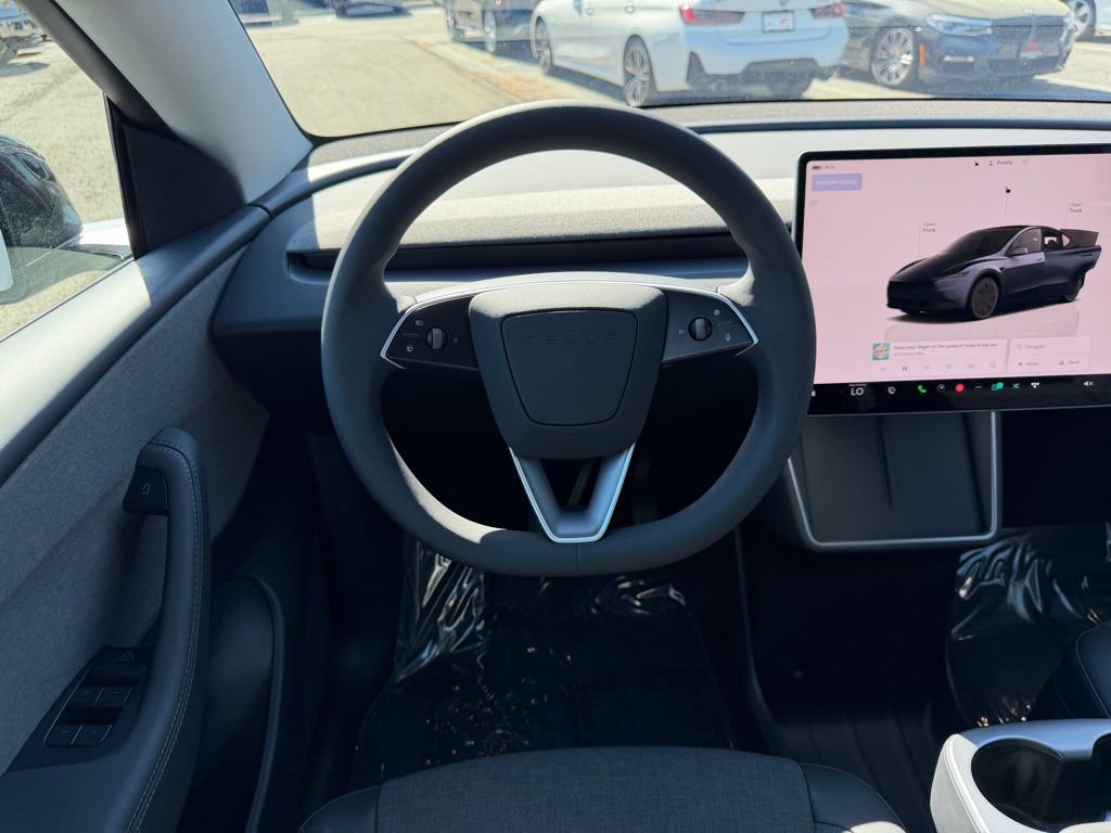 Used 2026 Tesla Model Y 2WD image 26