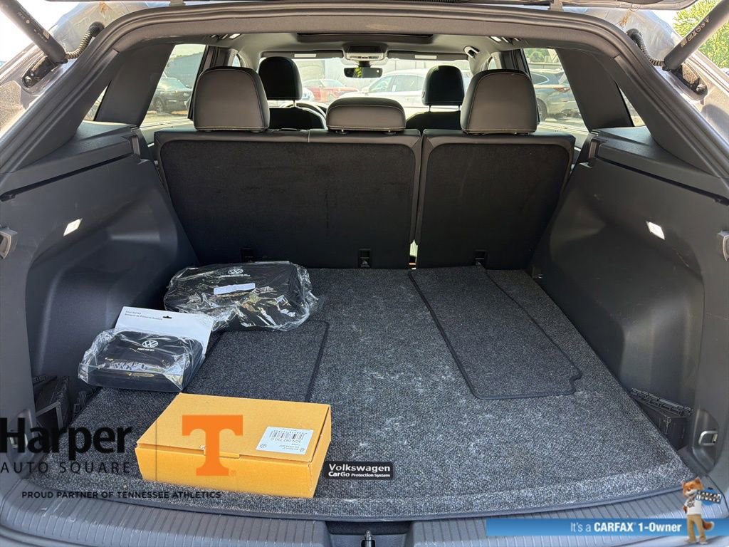 Used 2024 Volkswagen Atlas Cross Sport SEL R-Line AWD/4WD image 19