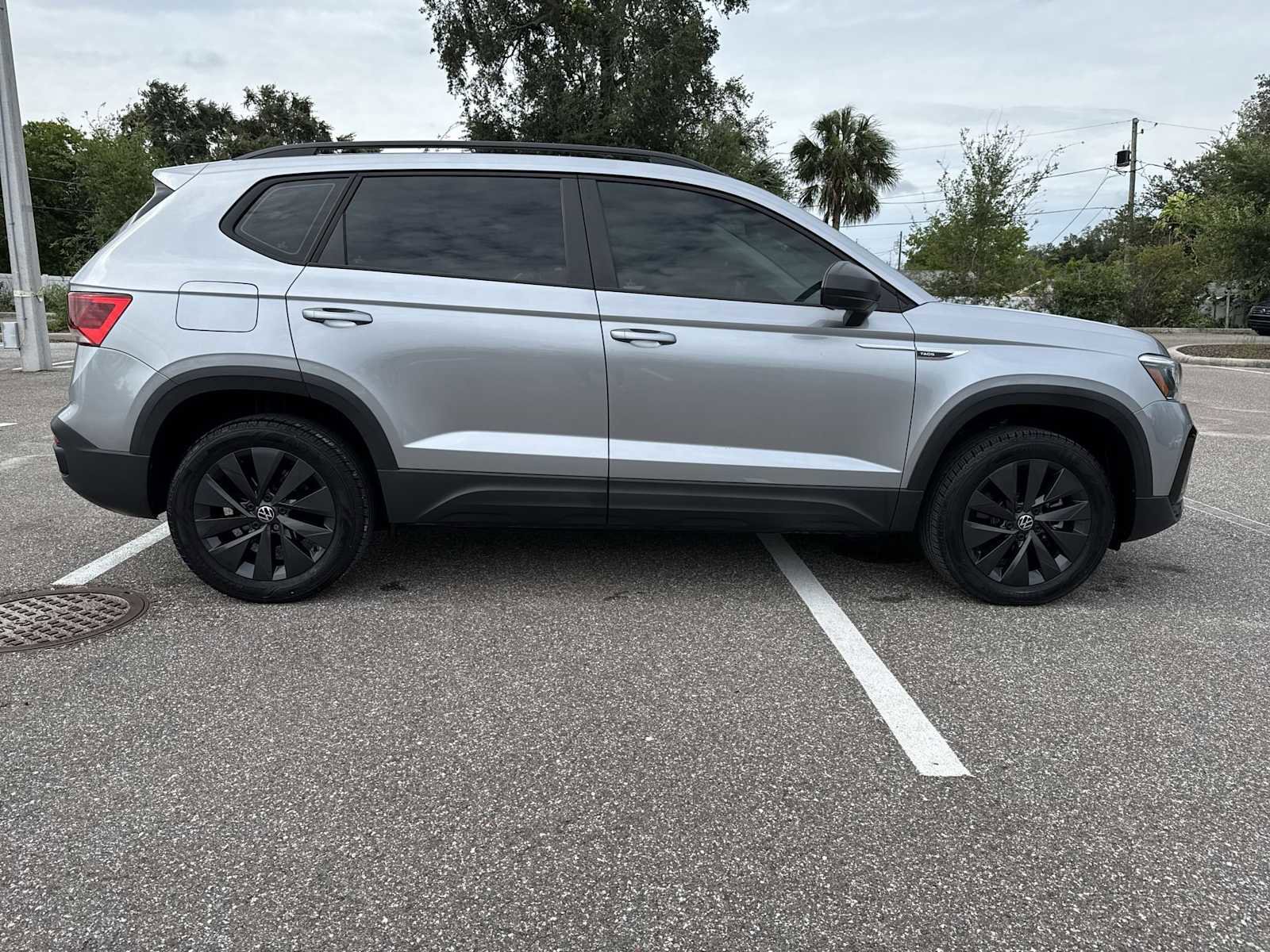 Certified 2023 Volkswagen Taos S FWD image 15