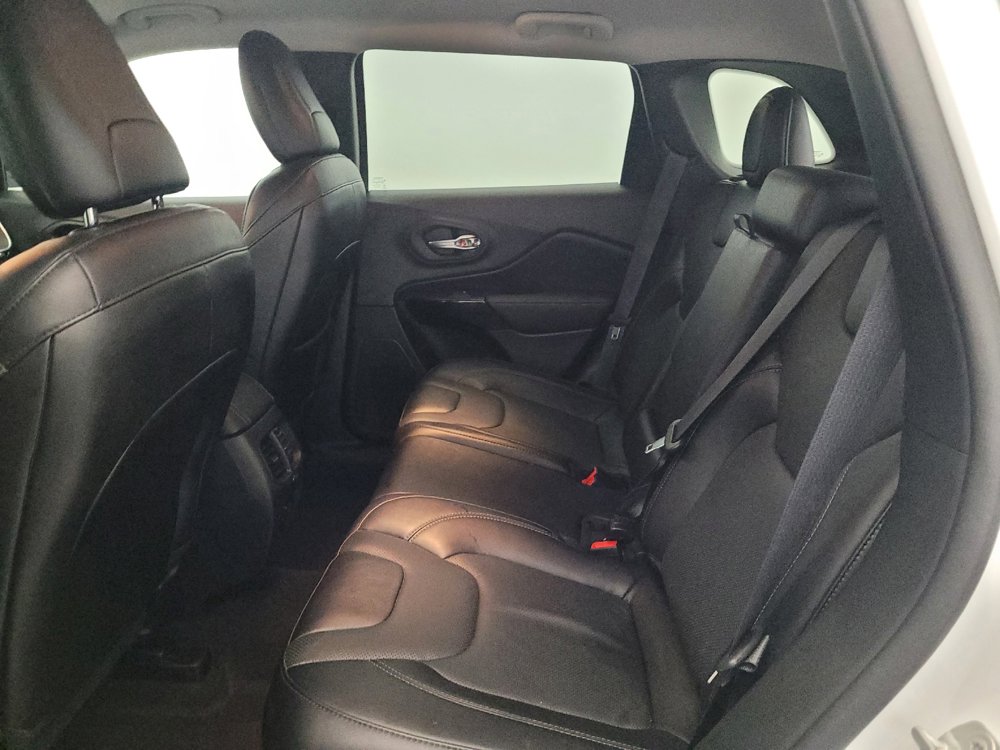 Used 2023 Jeep Cherokee Altitude Lux w/ Mopar Interior Package AWD/4WD image 18