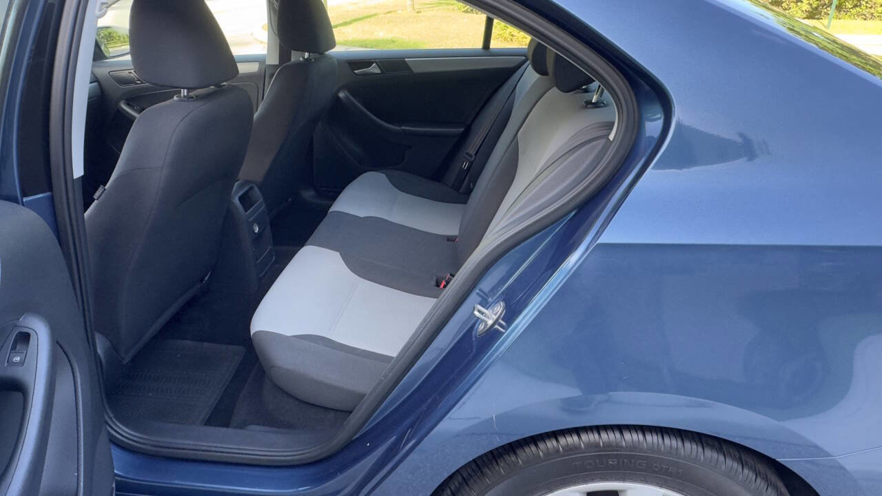 Used 2017 Volkswagen Jetta S image 13