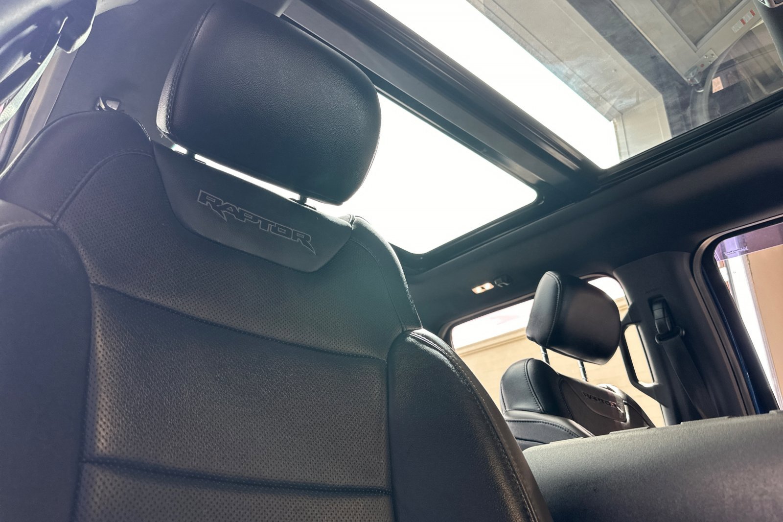 Used 2018 Ford F150 Raptor w/ Equipment Group 802A Luxury image 13