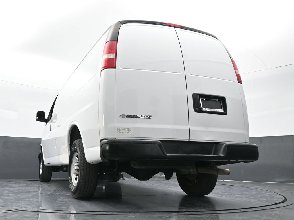 Used 2019 Chevrolet Express 2500 image 48
