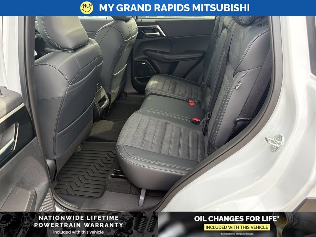 New 2026 Mitsubishi Outlander AWD image 24