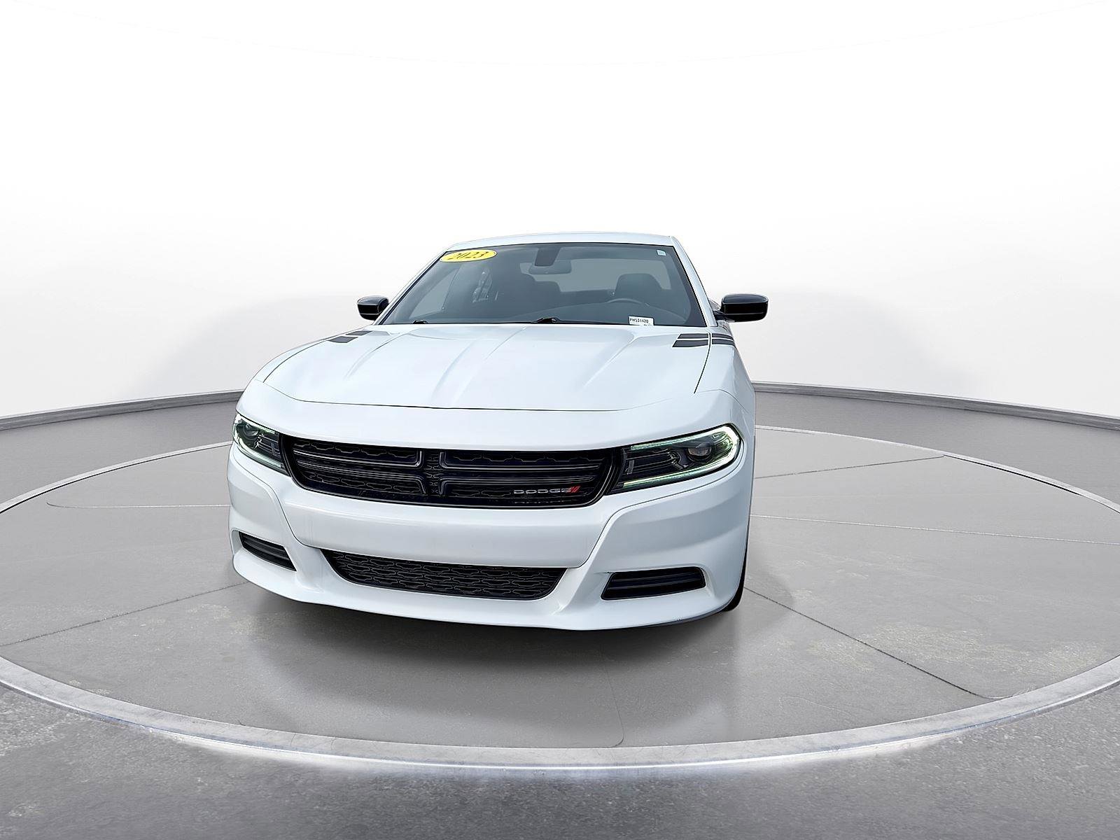 Used 2023 Dodge Charger SXT image 3