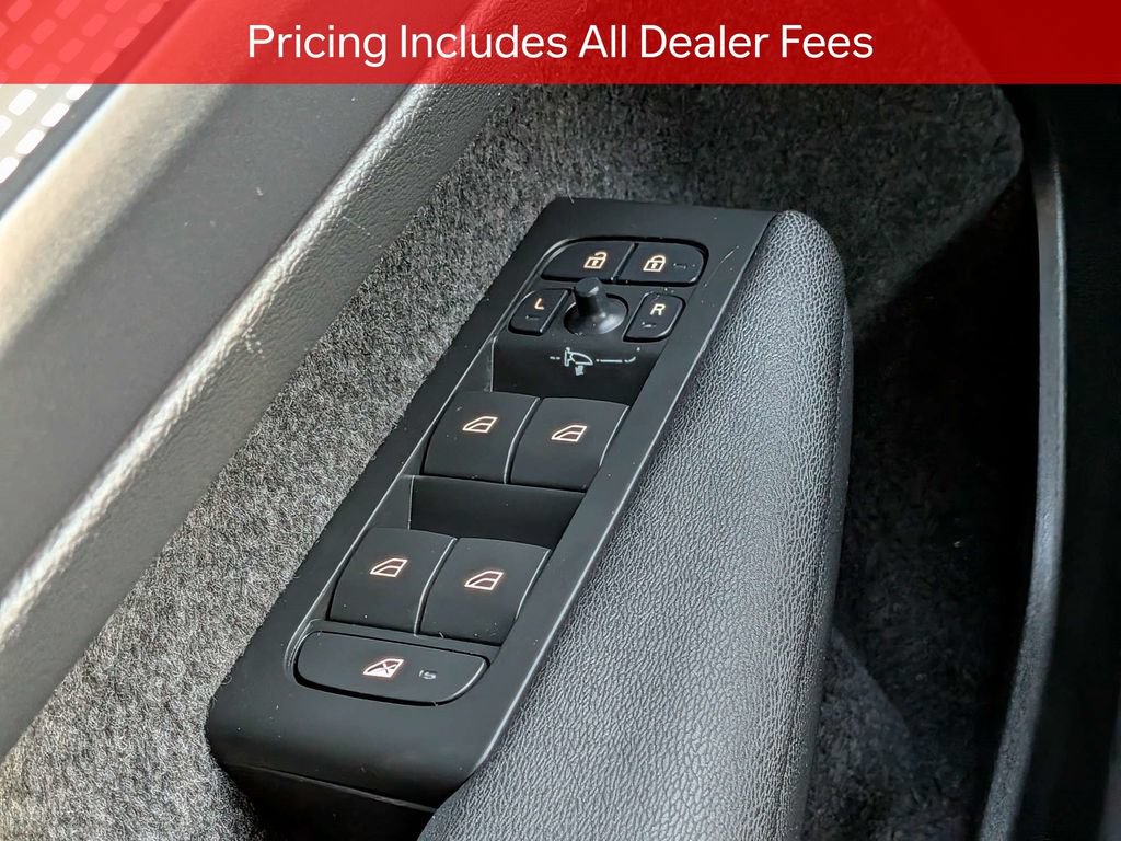 Used 2022 Volvo XC40 T5 R-Design w/ Advanced Package AWD/4WD image 26
