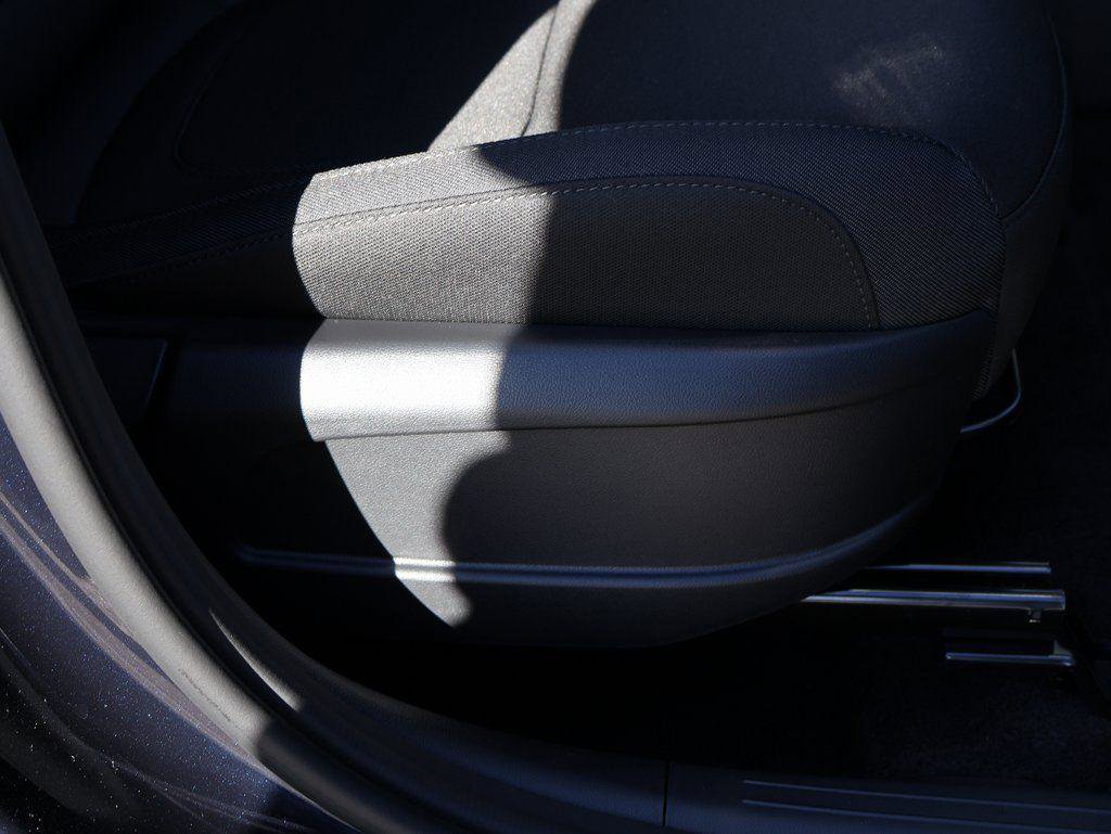 New 2026 Hyundai Tucson Blue SE image 11