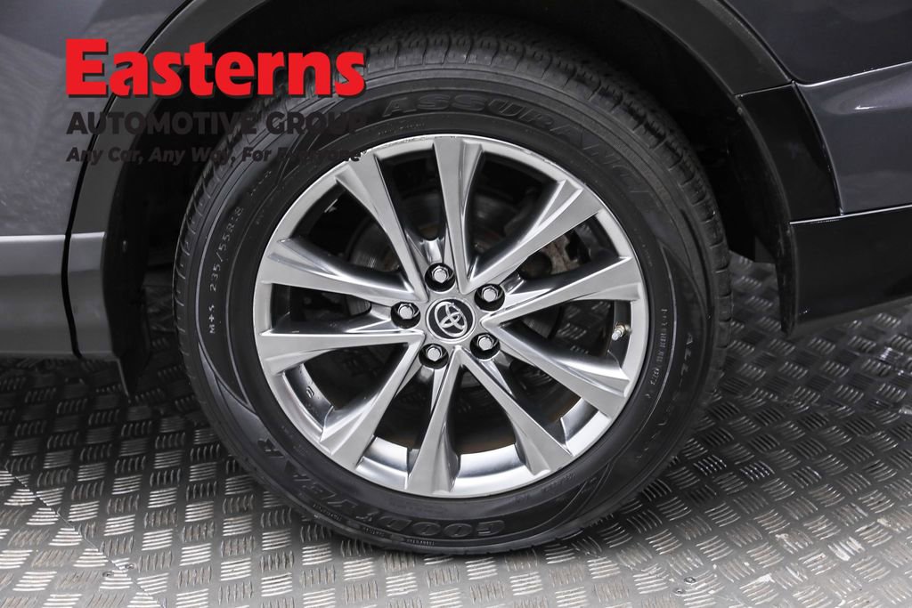 Used 2018 Toyota RAV4 Limited image 8