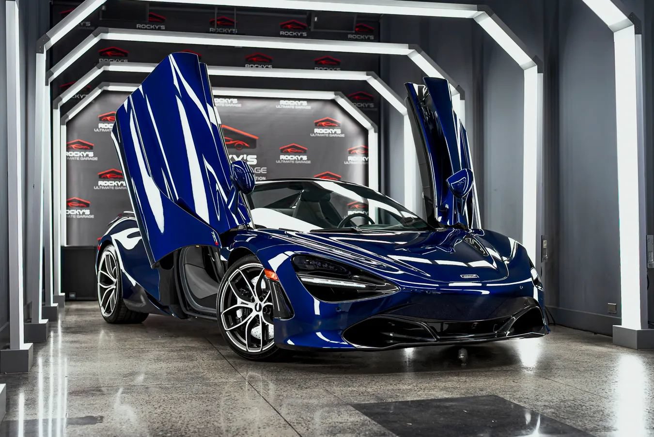 Used 2020 McLaren 720S Spider RWD image 1