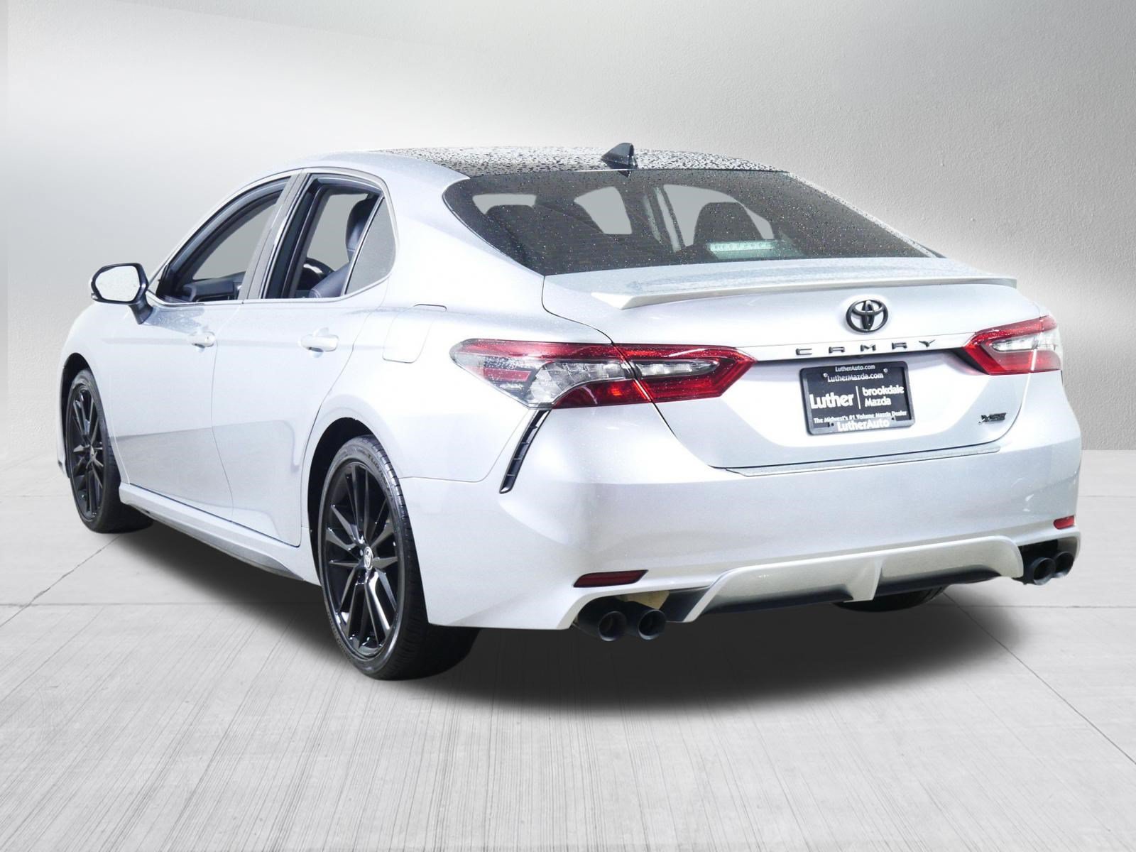 Used 2023 Toyota Camry XSE FWD image 5